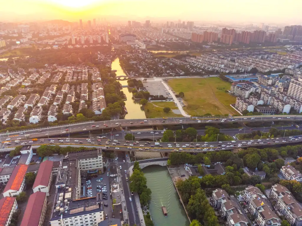 苏州道路划线施工全流程及交通设施工程规范详解正文配图 1