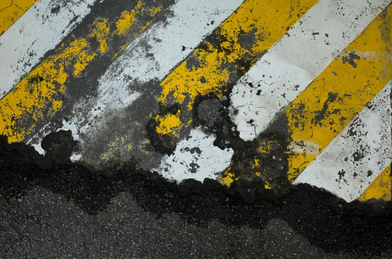苏州道路划线行业新趋势:环保型标线材料如何提升厂区划线耐久性正文配图 1